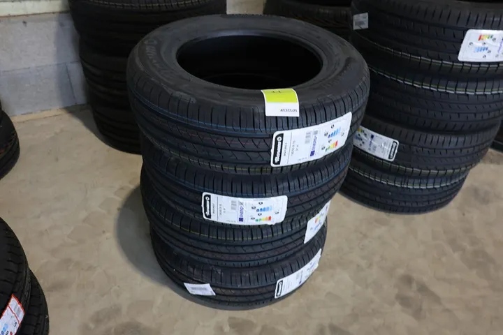 Barum Bravuris 6 Sommerreifen Set Größe: 195/65 R 15